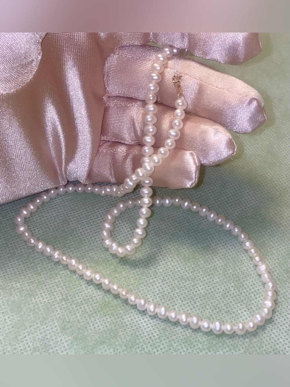 18 K Gold Classic White baby Pearls Necklace - Unisex Jewelry